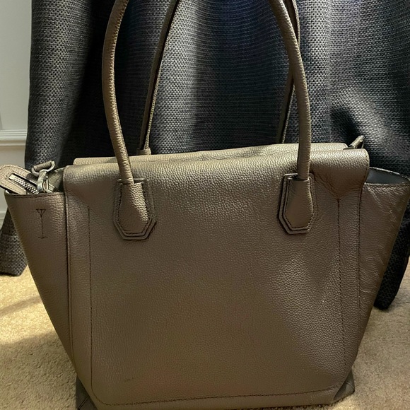 Authentic Michael Kors Tote - Picture 5 of 6